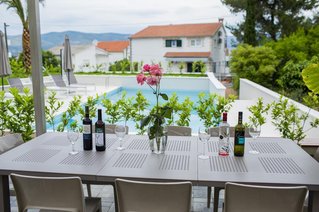 Apartments Bago Трогир Екстериор снимка