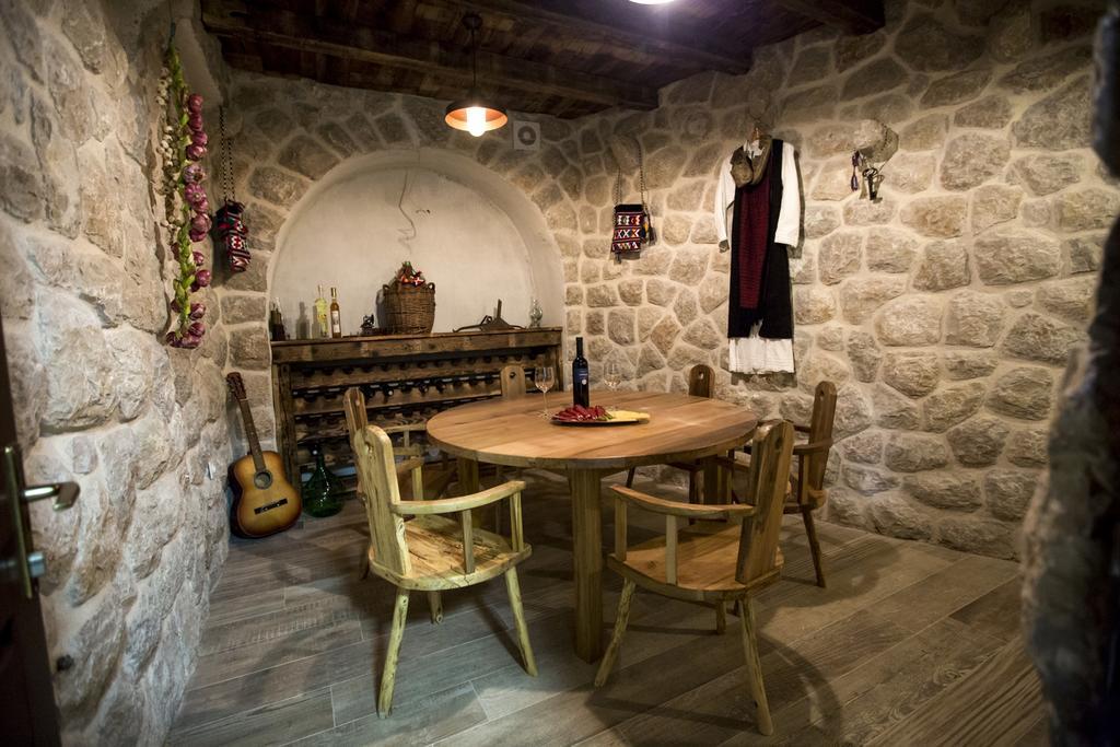 Apartments Bago Трогир Екстериор снимка