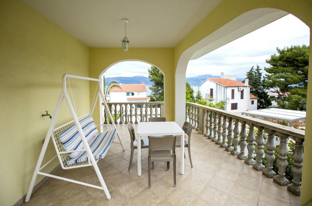 Apartments Bago Трогир Екстериор снимка