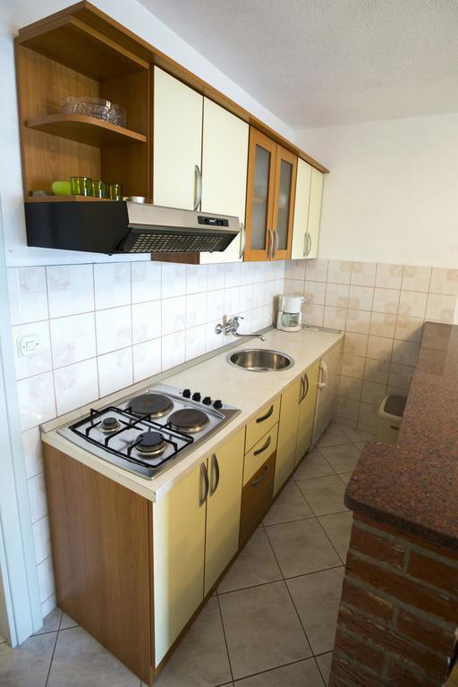 Apartments Bago Трогир Екстериор снимка