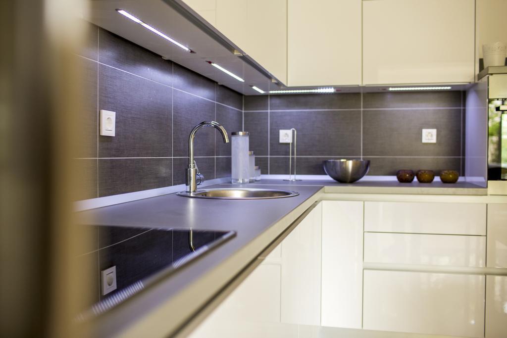 Apartments Bago Трогир Екстериор снимка