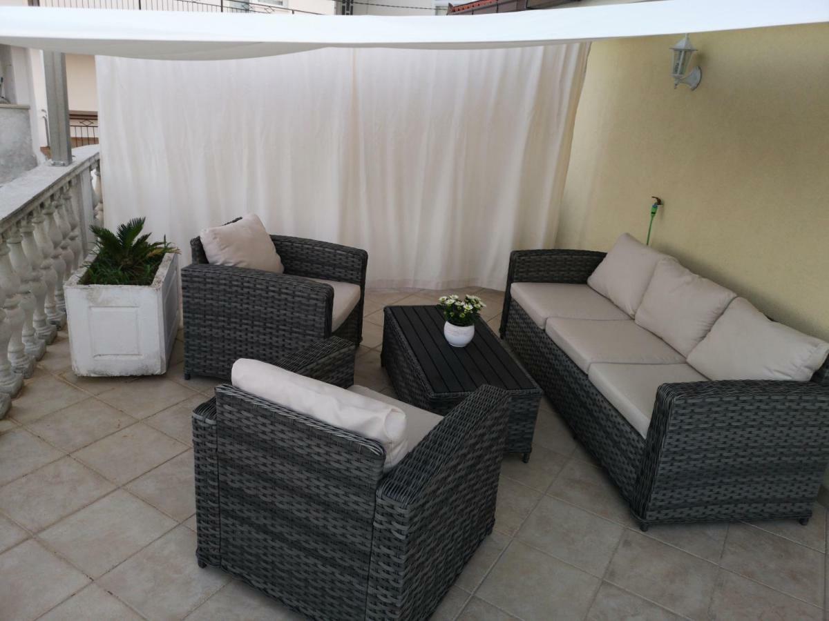 Apartments Bago Трогир Екстериор снимка