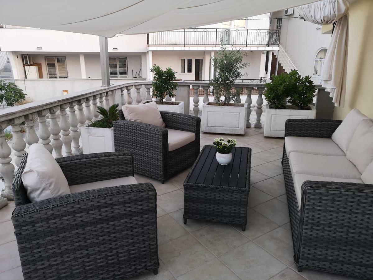 Apartments Bago Трогир Стая снимка
