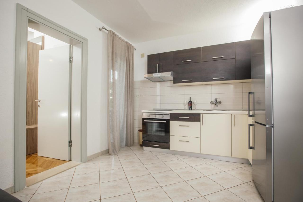 Apartments Bago Трогир Екстериор снимка