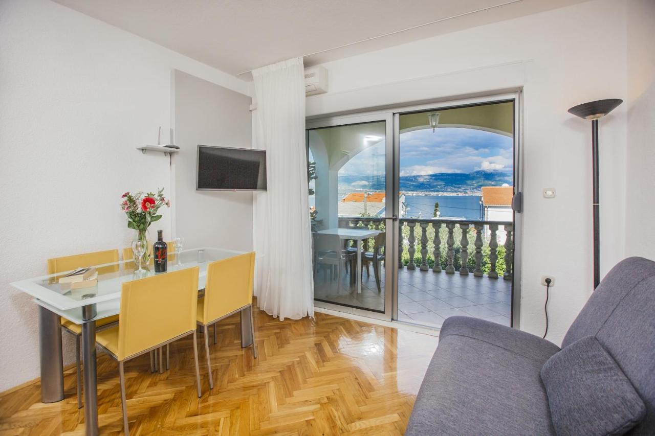 Apartments Bago Трогир Екстериор снимка