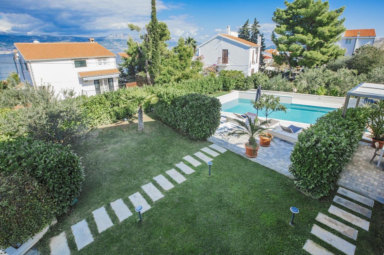 Apartments Bago Трогир Екстериор снимка