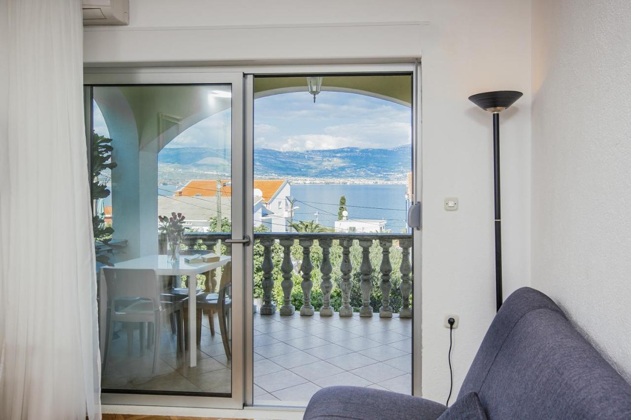 Apartments Bago Трогир Екстериор снимка