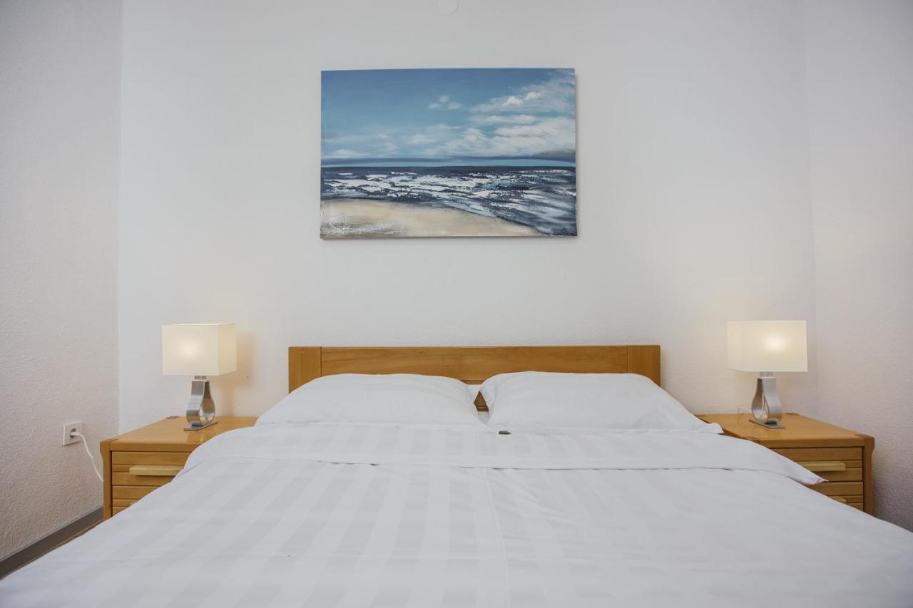 Apartments Bago Трогир Екстериор снимка